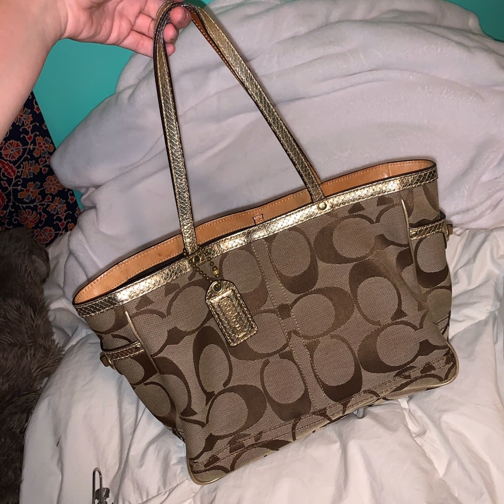 TAN/GOLD COACH PURSE
